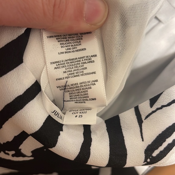 Julia Jordan Palm Print Jumpsuit - Picture 9 of 10